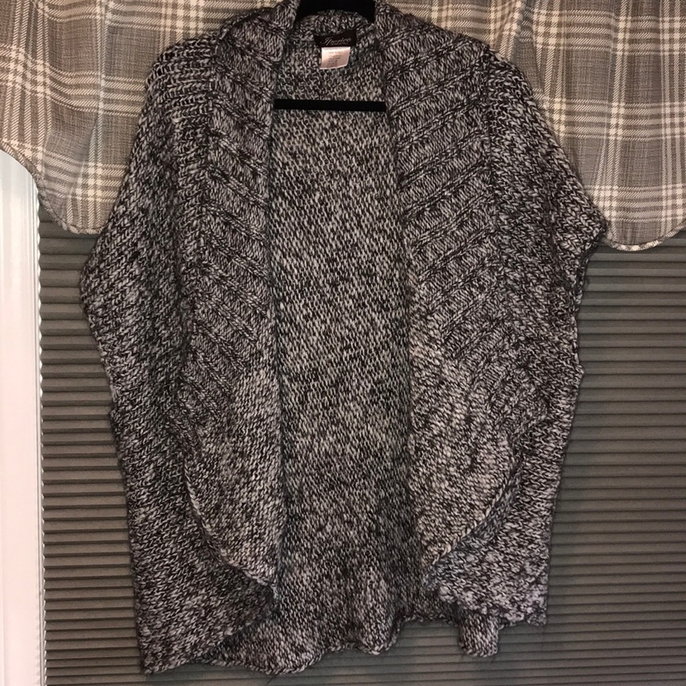 Sweater shawl vest
